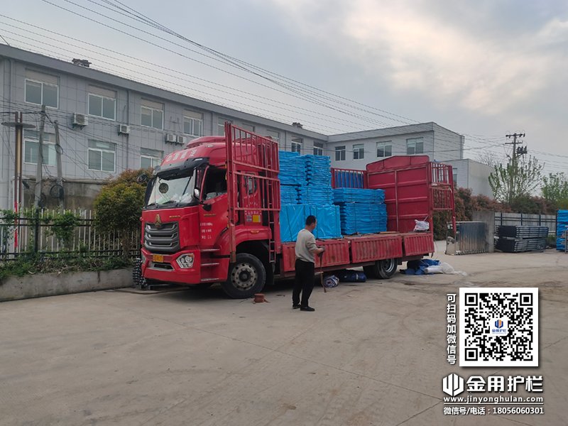 2024年4月9日鋅鋼陽臺護欄裝車發貨! 2024年4月9日鋅鋼陽臺護欄裝車發貨!