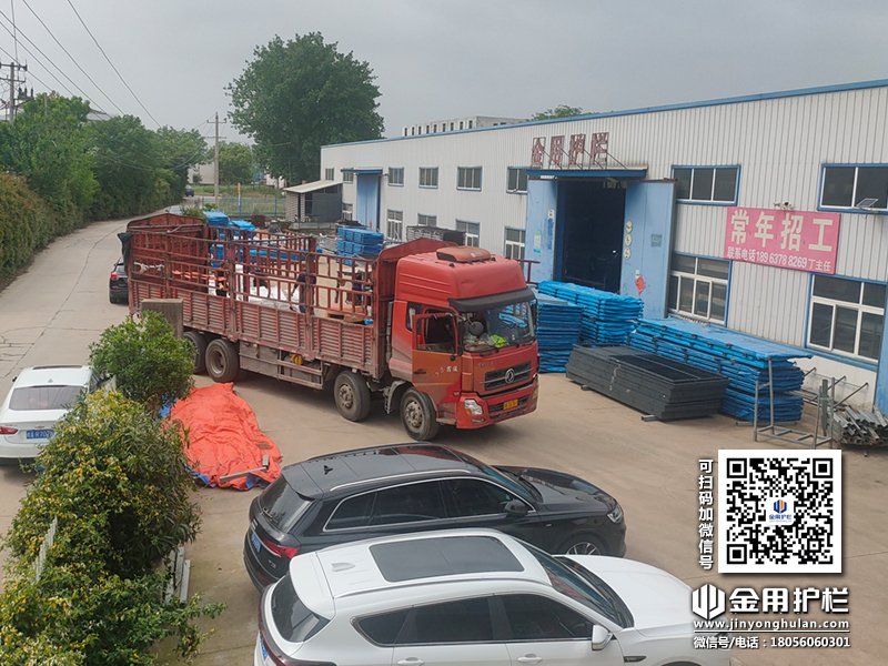 2024年4月29日鋅鋼組裝欄桿裝車發貨! 2024年4月29日鋅鋼組裝欄桿裝車發貨!