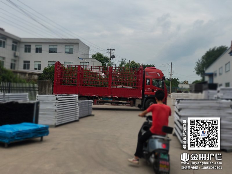 2024年7月9日鋅鋼百葉窗裝車發貨！