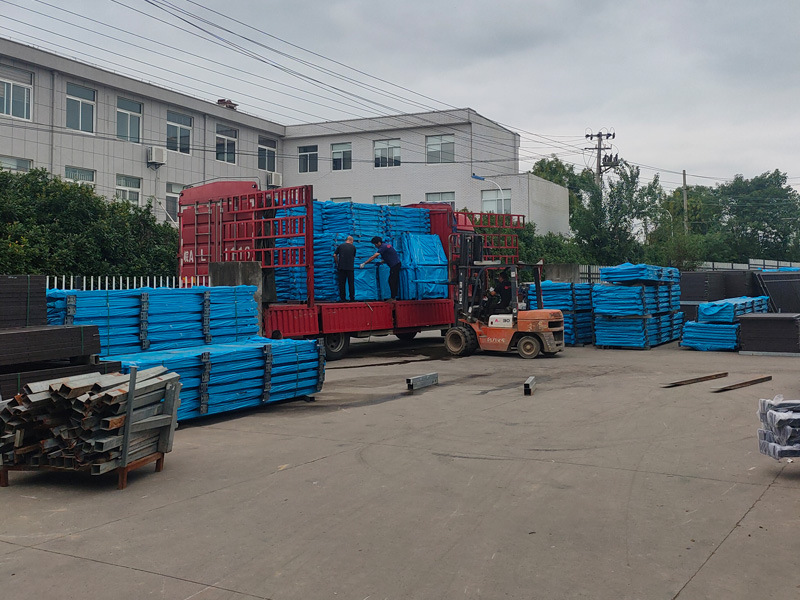 2024年9月20日鋅鋼陽臺(tái)護(hù)欄裝車發(fā)貨! 2024年9月20日鋅鋼陽臺(tái)護(hù)欄裝車發(fā)貨!