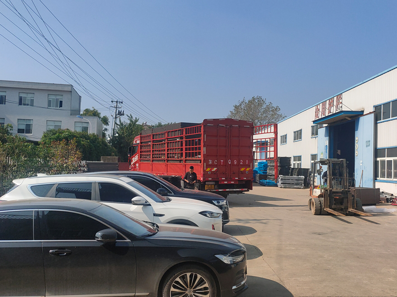 2024年10月24日鋅鋼圍墻護欄裝車發貨！