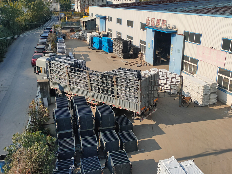 2024年11月12日鋅鋼連廊欄桿裝車發(fā)貨! 2024年11月12日鋅鋼連廊欄桿裝車發(fā)貨!