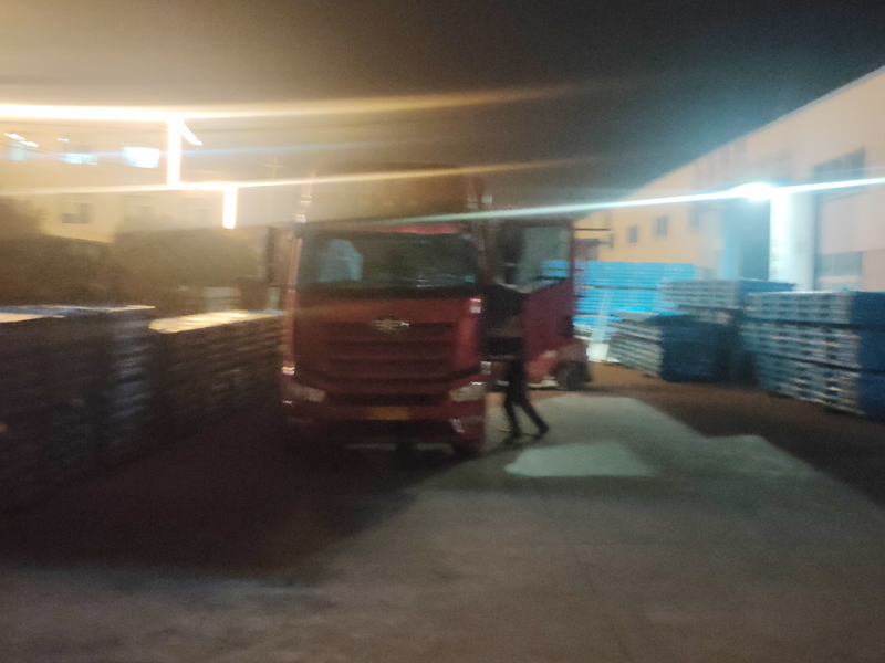 2024年12月20日鋅鋼百葉窗裝車發(fā)貨！