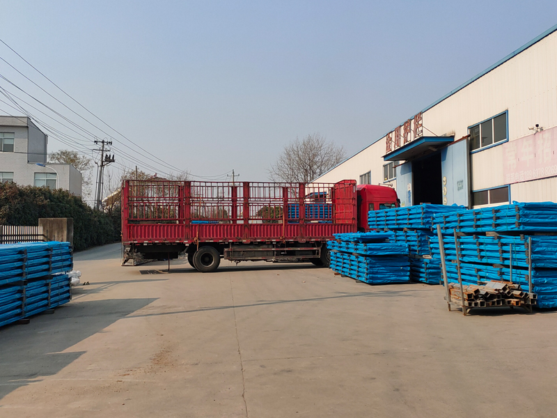 2024年12月21日鋅鋼百葉窗裝車發(fā)貨！