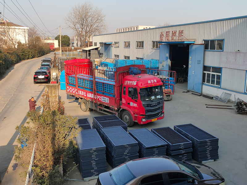 2024年12月27日鋅鋼陽臺護(hù)欄裝車發(fā)貨！