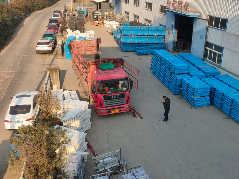 2025年1月3日鋅鋼陽臺護欄裝車發貨！