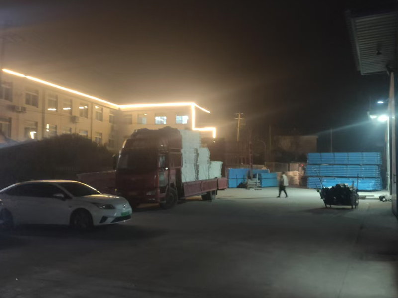 2025年1月6日鋅鋼護窗欄桿裝車發貨！