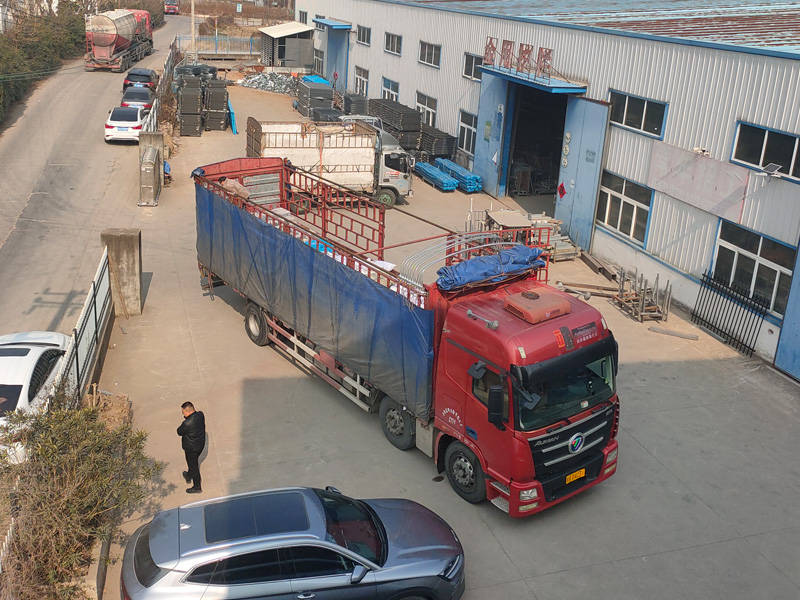 2025年2月28日鋅鋼組裝護欄裝車發貨! 2025年2月28日鋅鋼組裝護欄裝車發貨!