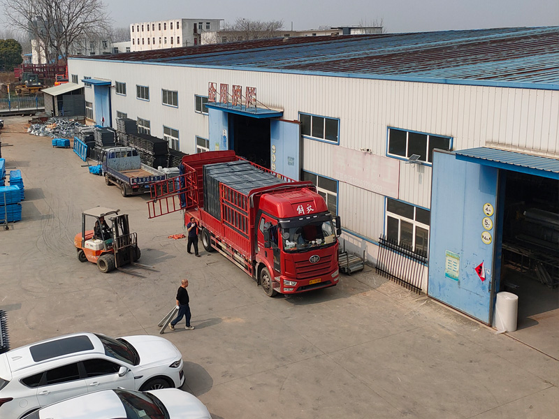 2025年3月8日鋁合金百葉窗裝車發貨！