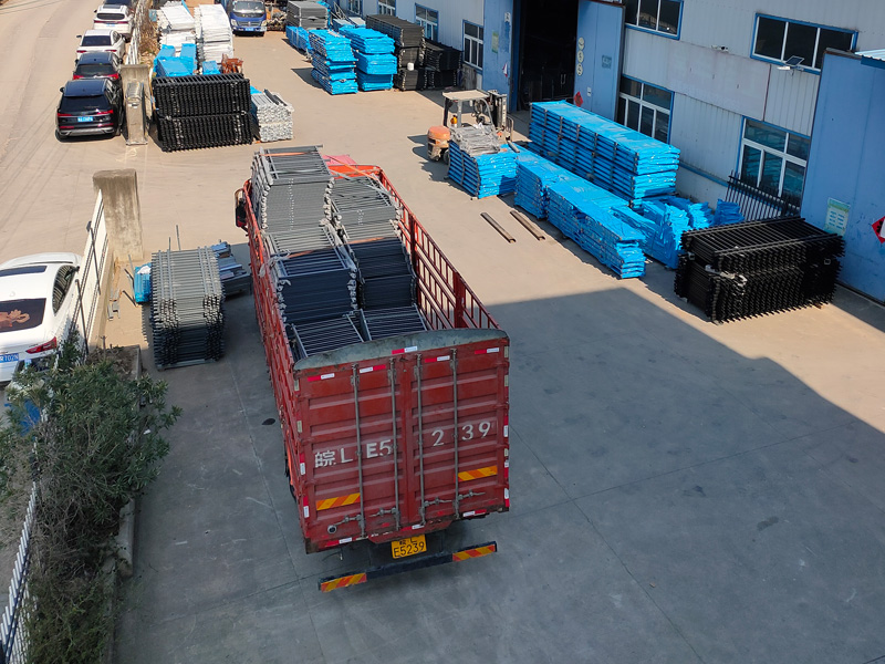 2025年3月18日鋅鋼陽(yáng)臺(tái)護(hù)欄裝車發(fā)貨! 2025年3月18日鋅鋼陽(yáng)臺(tái)護(hù)欄裝車發(fā)貨!