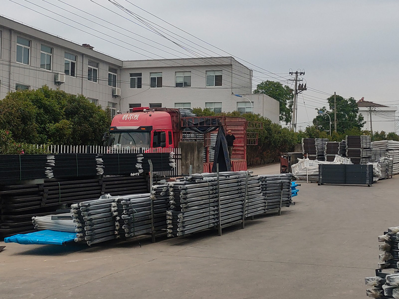 2025年5月17日鋅鋼連廊欄桿裝車發(fā)貨！