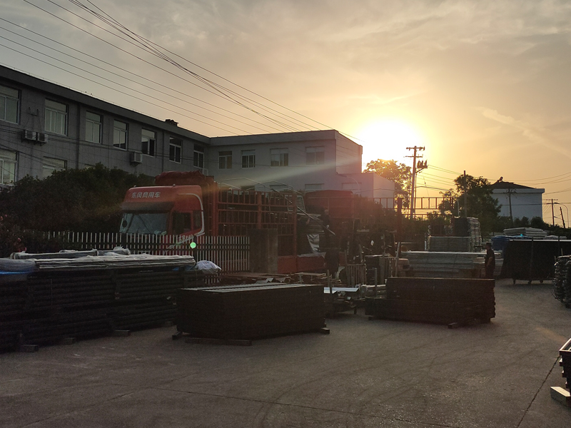 2025年5月26日鋁合金百葉窗裝車發(fā)貨！