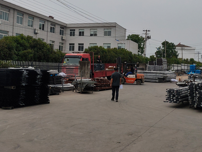 2025年5月30日鋁合金百葉窗裝車發(fā)貨! 2025年5月30日鋁合金百葉窗裝車發(fā)貨!