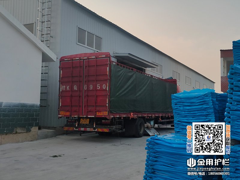 2025年7月14日鋅鋼陽臺護欄裝車發(fā)貨！