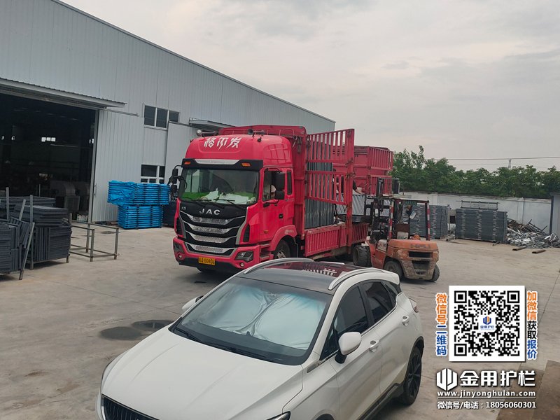 2025年8月8日鋁合金百葉窗裝車發貨！