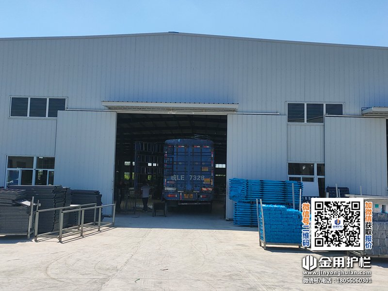 2025年8月15日鋅鋼護(hù)窗欄桿裝車(chē)發(fā)貨！