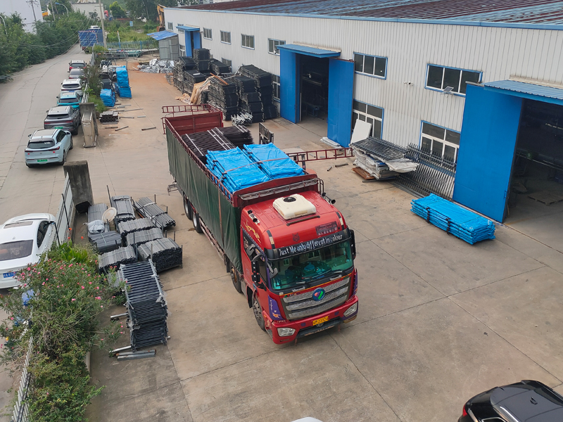 2025年9月3日鋅鋼陽臺(tái)護(hù)欄裝車發(fā)貨! 2025年9月3日鋅鋼陽臺(tái)護(hù)欄裝車發(fā)貨!